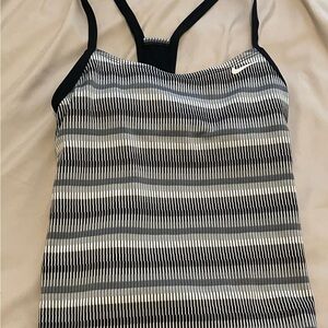 Women’s Size S Nike Striped Tank Top !Accepting Offers! Bundle Deals Available